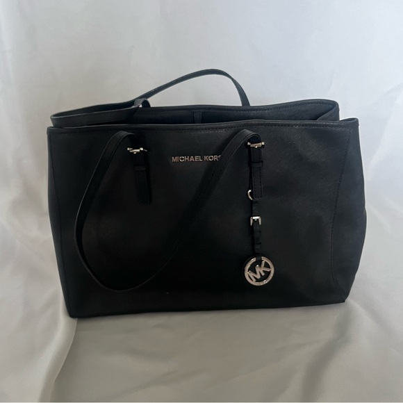 NWT Jet Set Travel Multifunction Saffiano Leather Tote, Black - Picture 1 of 11